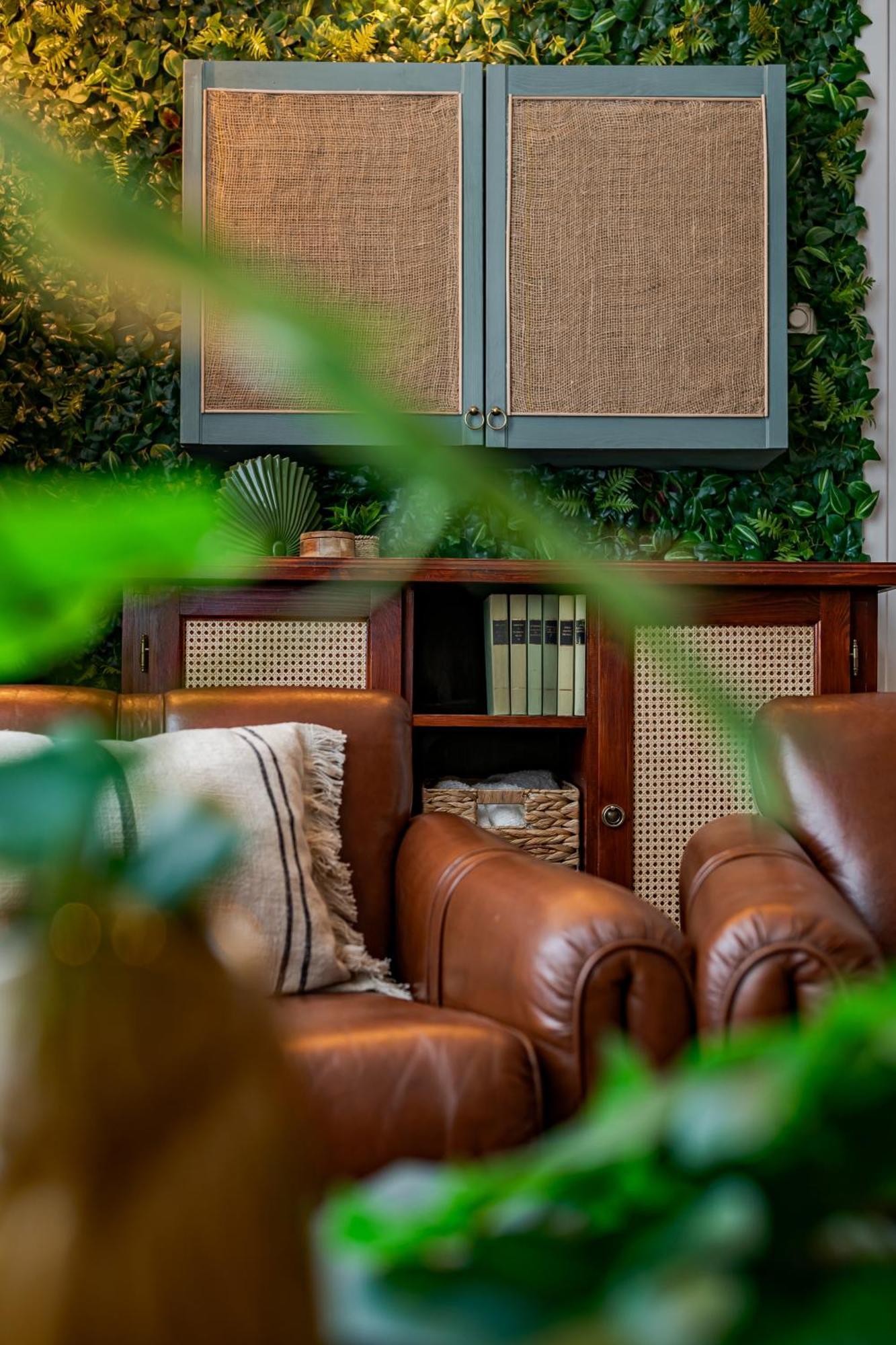 Jungle Aesthetics Downtown Apartman Aircon And Garage Parking Budapest Luaran gambar
