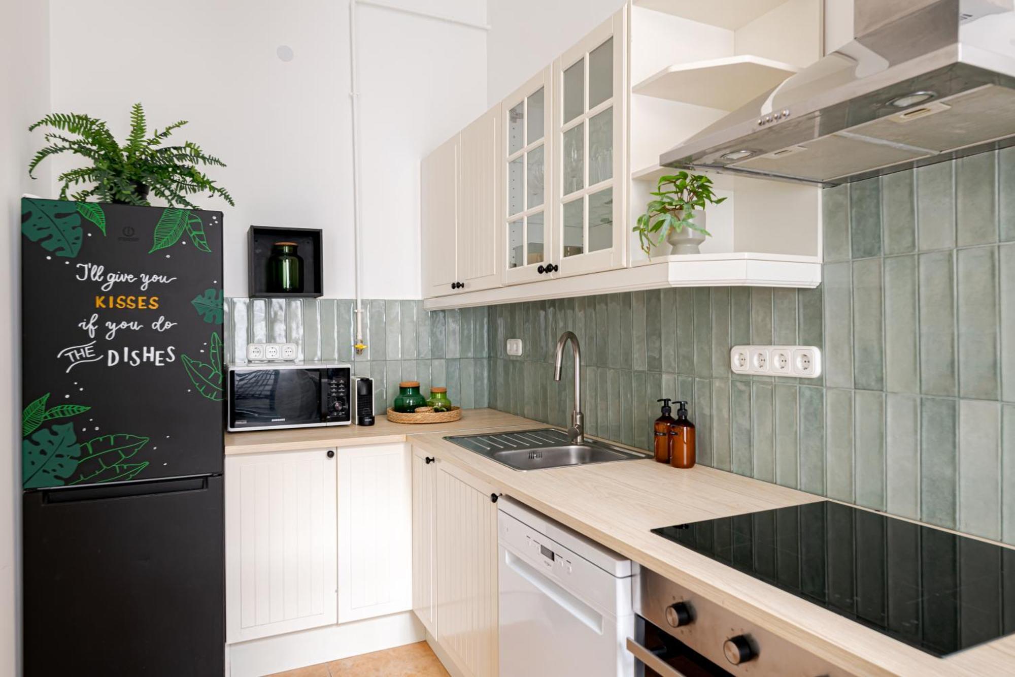 Jungle Aesthetics Downtown Apartman Aircon And Garage Parking Budapest Luaran gambar