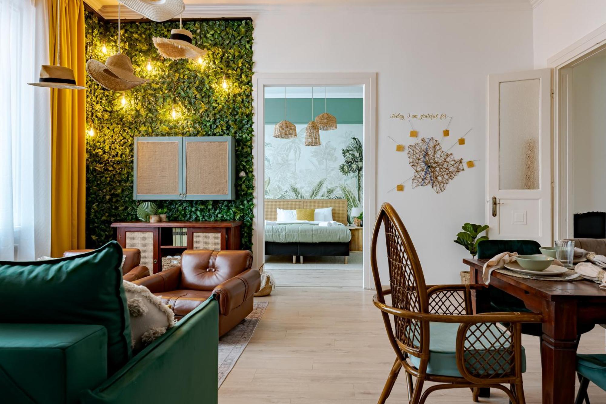 Jungle Aesthetics Downtown Apartman Aircon And Garage Parking Budapest Luaran gambar