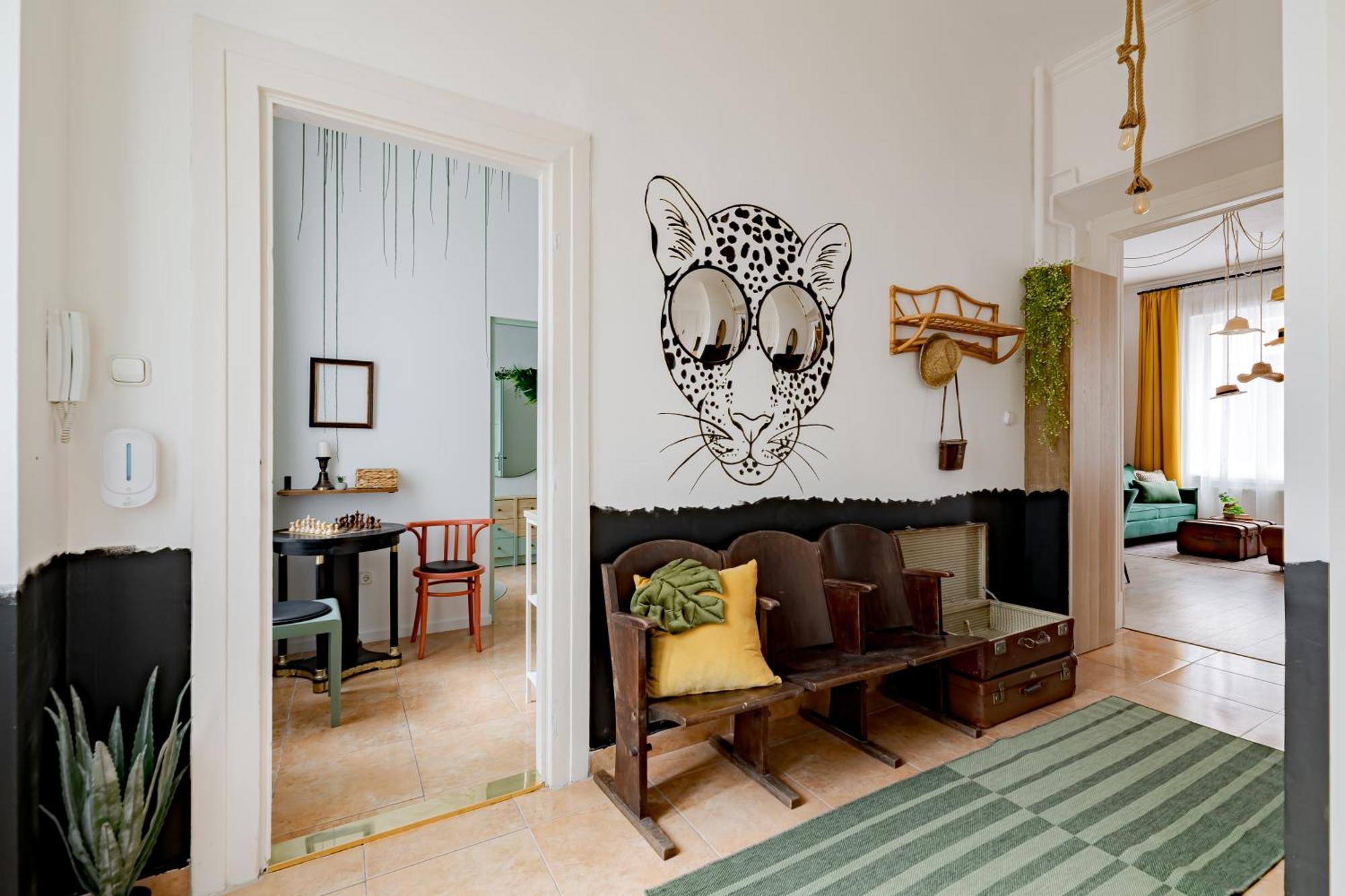 Jungle Aesthetics Downtown Apartman Aircon And Garage Parking Budapest Luaran gambar