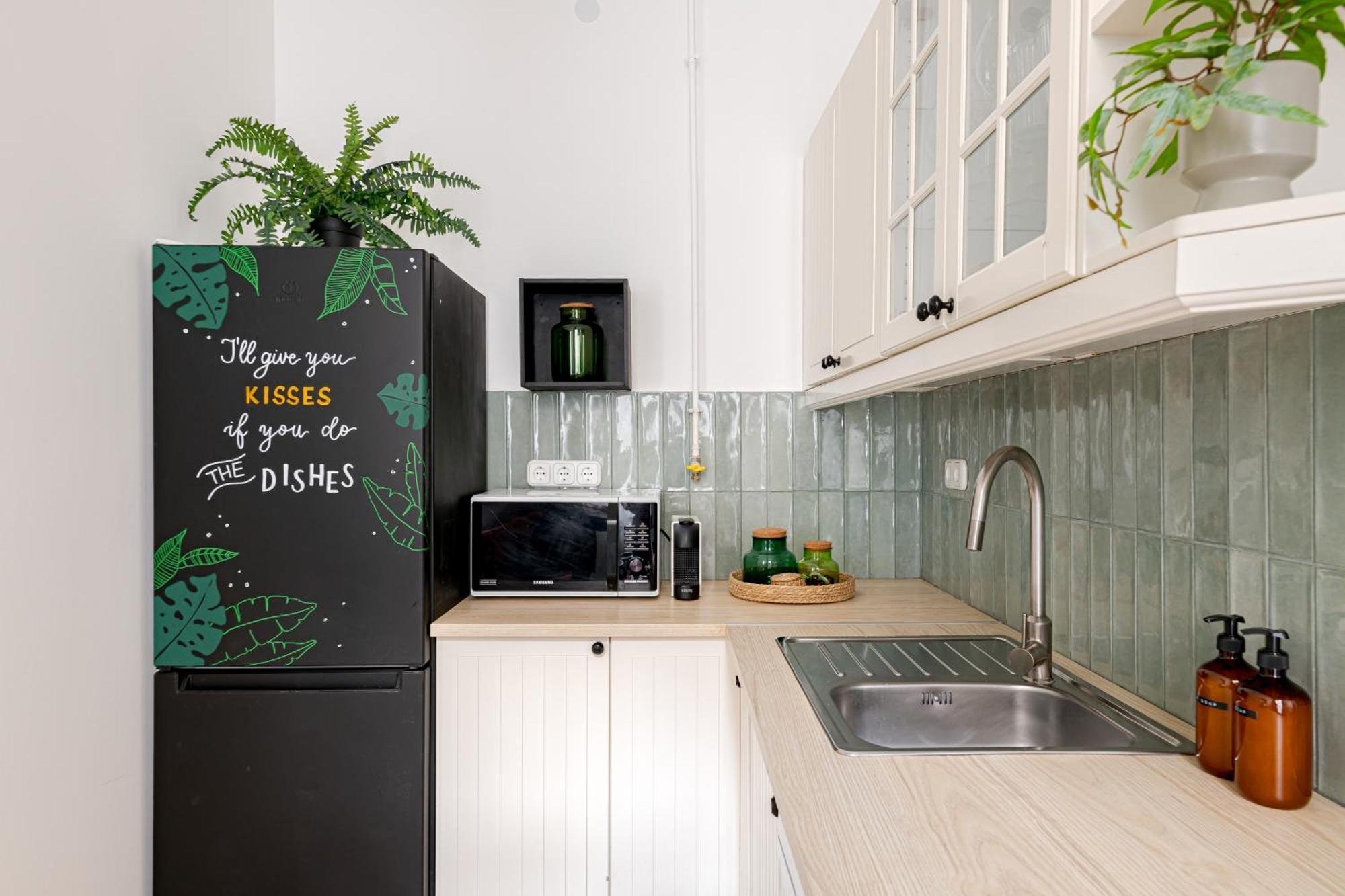 Jungle Aesthetics Downtown Apartman Aircon And Garage Parking Budapest Luaran gambar
