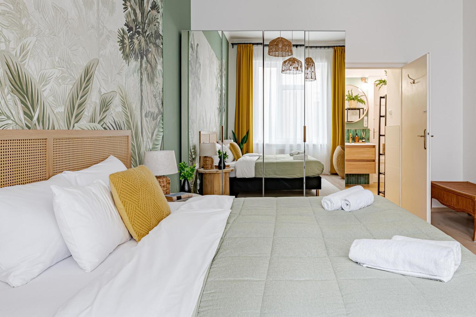 Jungle Aesthetics Downtown Apartman Aircon And Garage Parking Budapest Luaran gambar