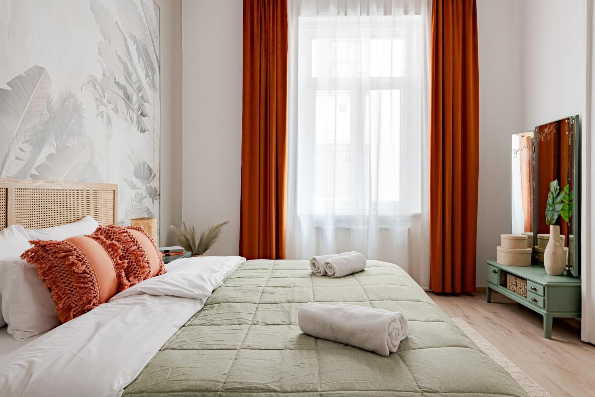 Jungle Aesthetics Downtown Apartman Aircon And Garage Parking Budapest Luaran gambar