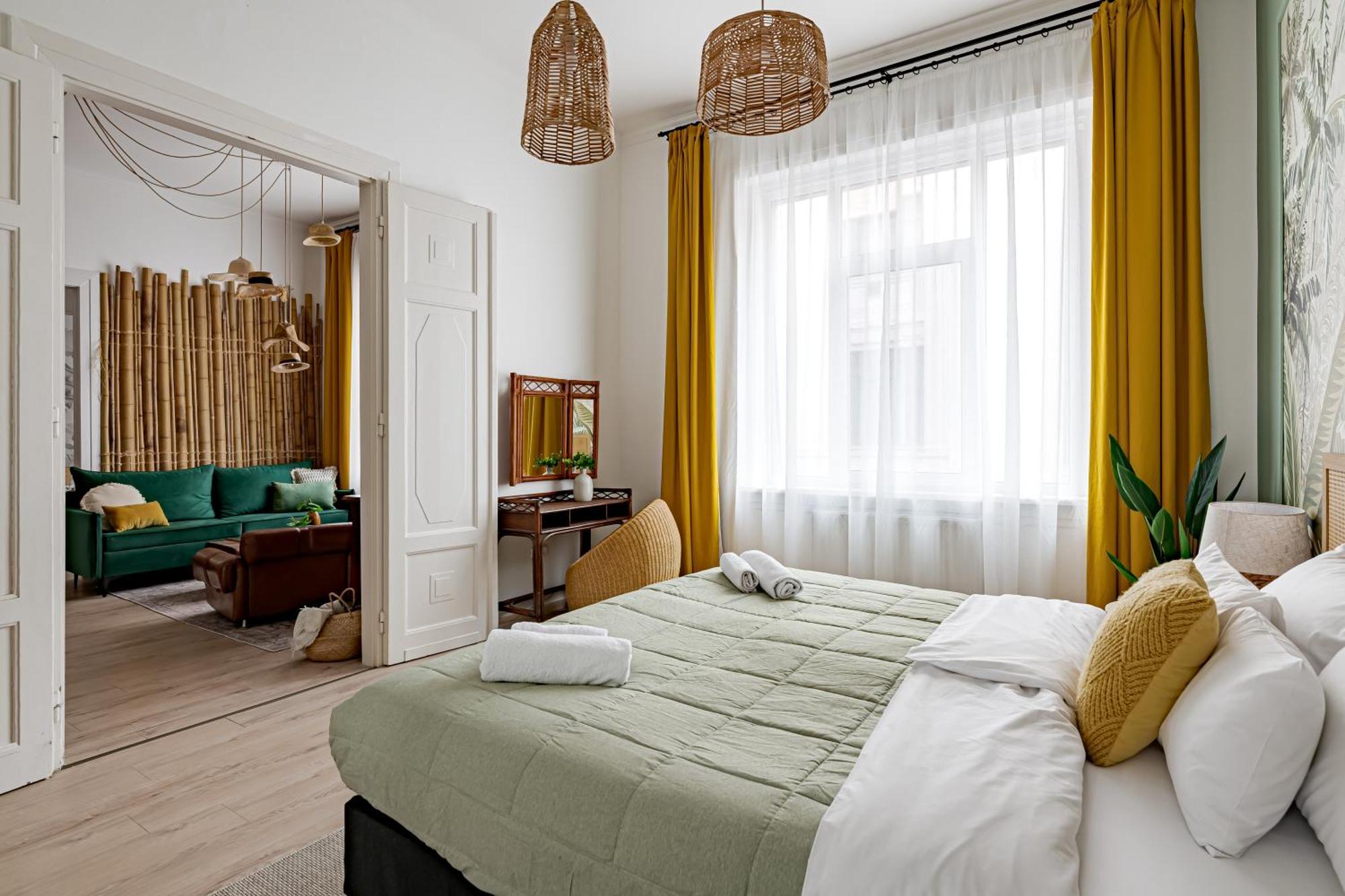 Jungle Aesthetics Downtown Apartman Aircon And Garage Parking Budapest Luaran gambar