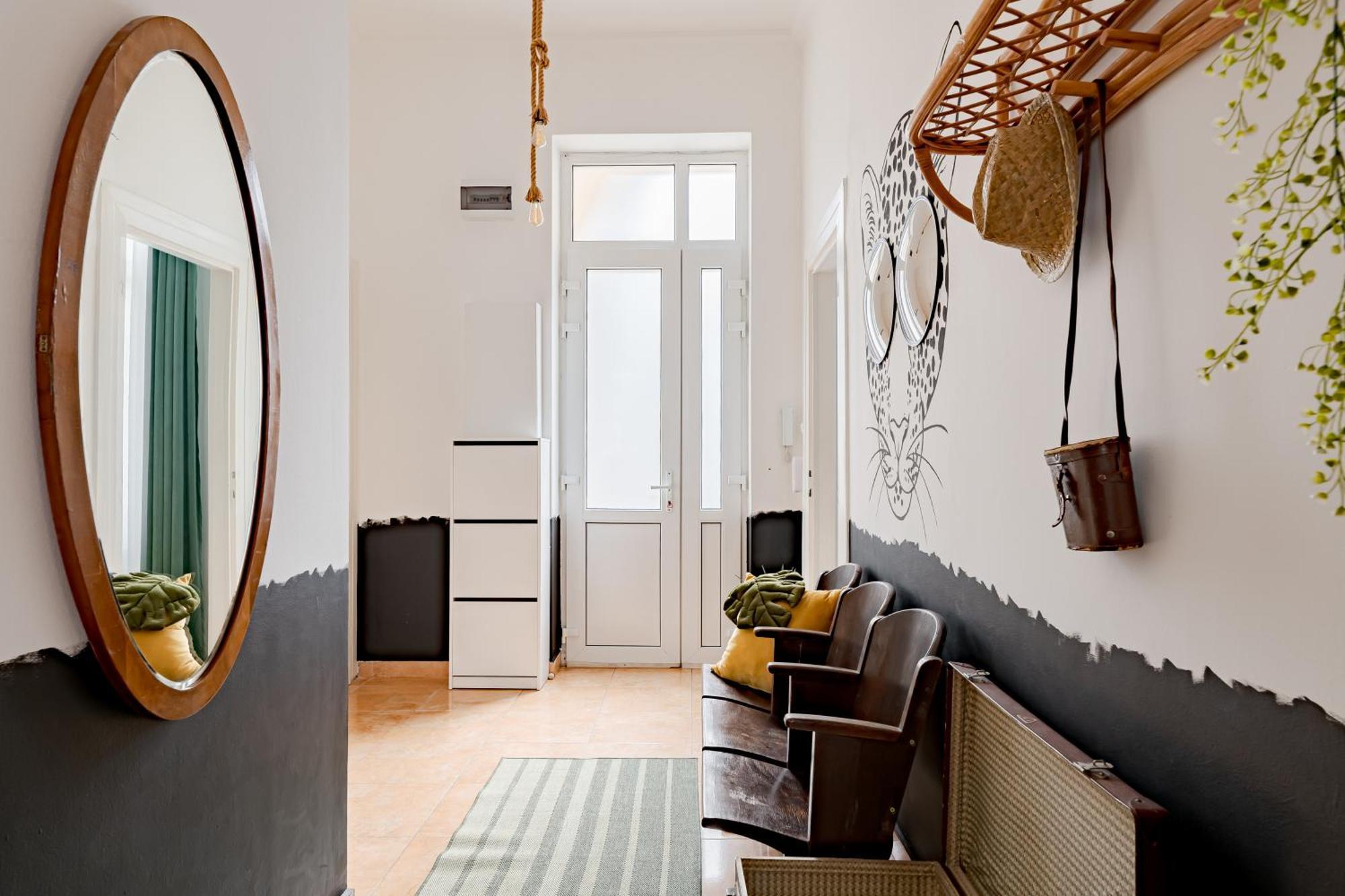 Jungle Aesthetics Downtown Apartman Aircon And Garage Parking Budapest Luaran gambar